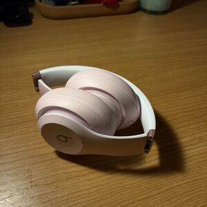 Beats Studio Pro Bluetooth
Wireless Headphones - Matte Pink